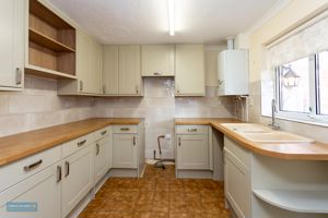 Kitchen- click for photo gallery